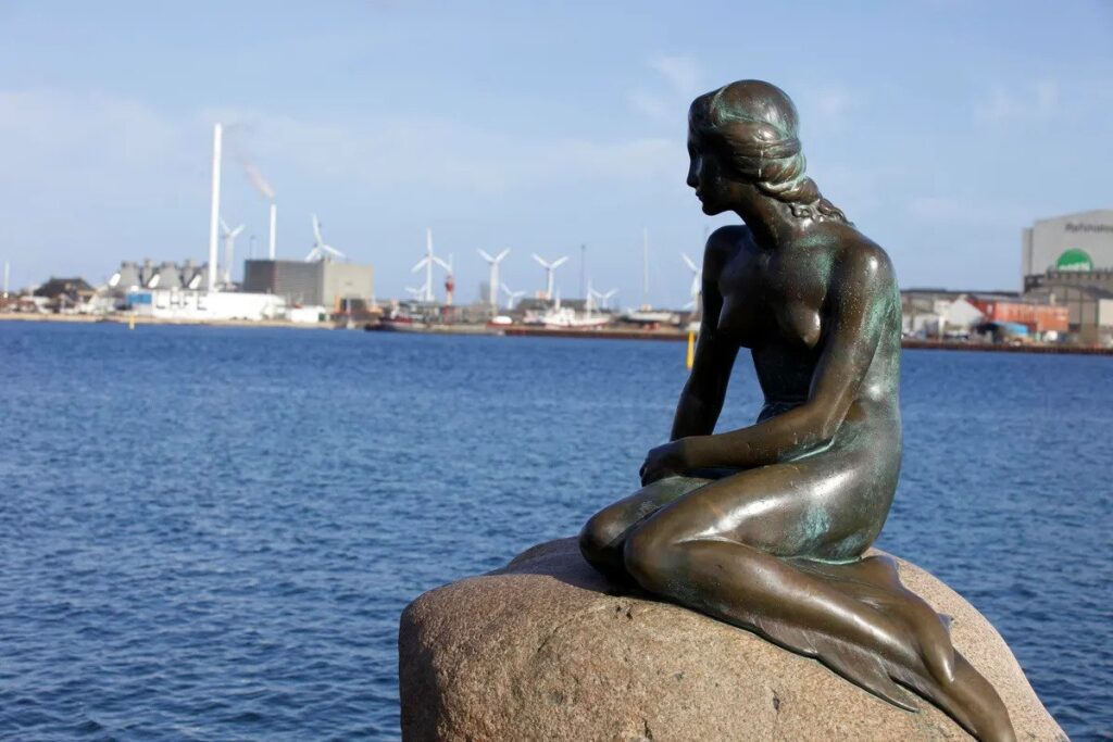 Visit the Iconic Little Mermaid Statue