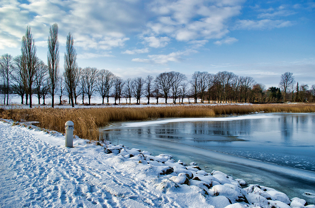 Winters in Denmark can be chilly, with average temperatures ranging from 32°F (0°C) to 37°F (3°C).